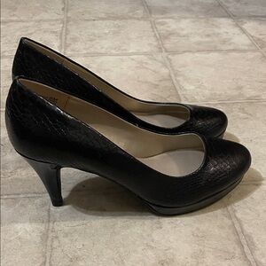 Bandolino Black Textured Heels